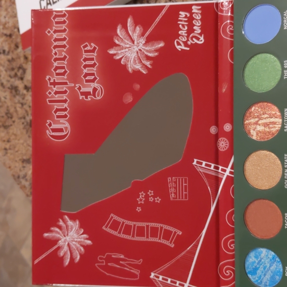 New Peachy Queen California Love palette - Picture 2 of 6